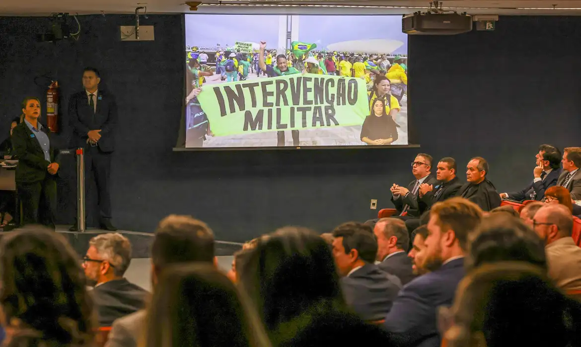 STF atinge maioria para tornar Bolsonaro réu por tentativa de golpe