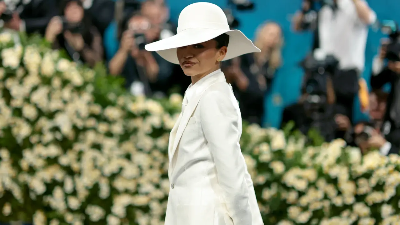 Glamour e alfaiataria vanguardista marcam looks em homenagem aos dândis negros no MET Gala 2025