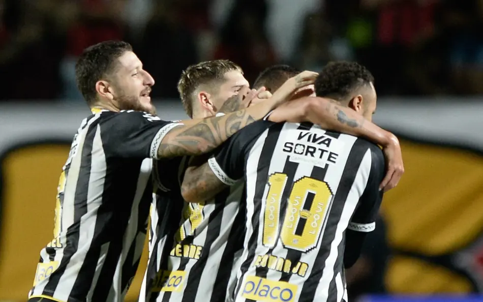 Santos Vence o Vitória Fora de Casa e Conquista a Primeira Vitória Sob o Comando de Cleber Xavier