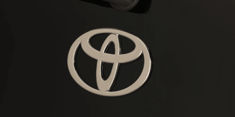 Toyota Ousada: Novo Aygo X Chega ao Mercado Europeu com Propulsão Híbrida e Design Renovado