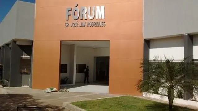 Mulher é condenada por chamar frentista de