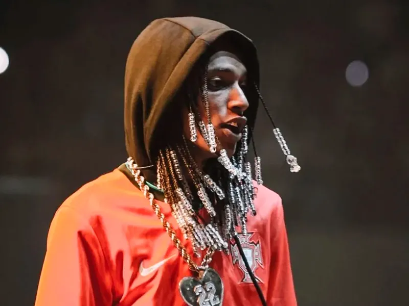 Justiça do Rio de Janeiro decreta a prisão do rapper Oruam, filho de Marcinho VP