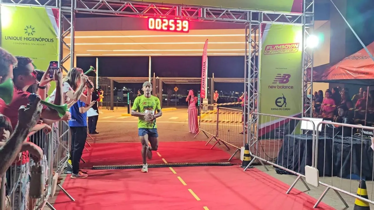 Atletas de Rondonópolis são campeões na corrida noturna Night Run Move Junto