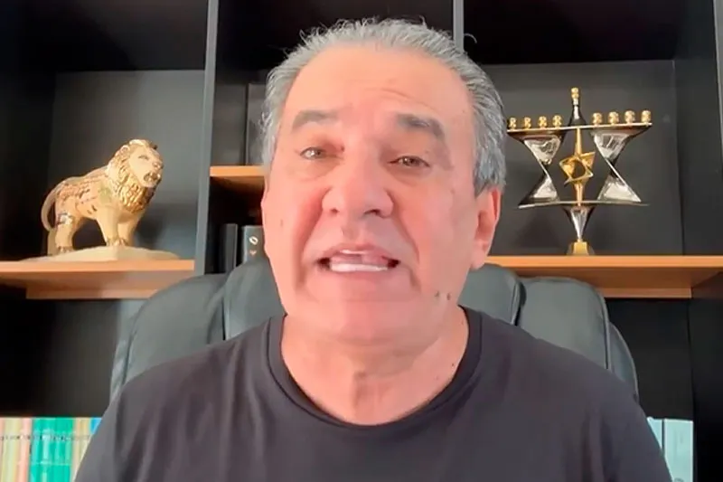 Malafaia pede a Moraes devolução de passaporte: