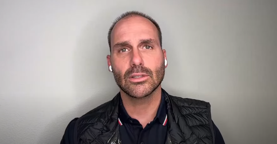 Eduardo Bolsonaro manda recado a aliados às vésperas de julgamento do pai no STF