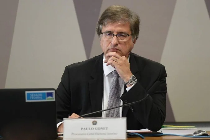 PGR se manifesta contra a presença de policiais 24h dentro da casa de Bolsonaro