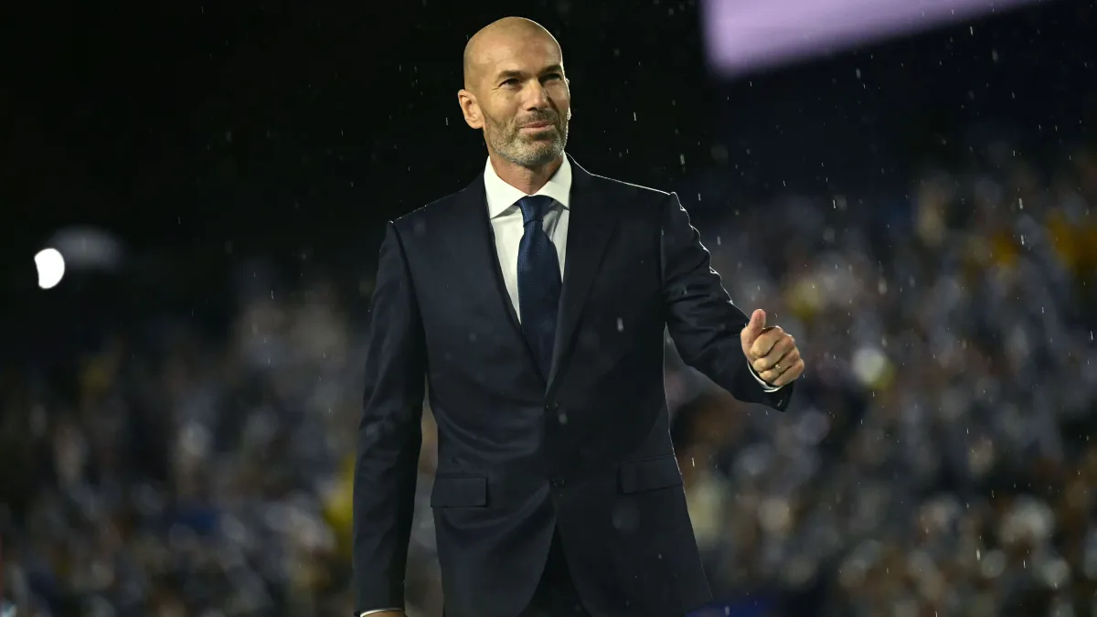 Zinédine Zidane cotado para assumir o comando da Seleção Francesa após a Copa de 2026