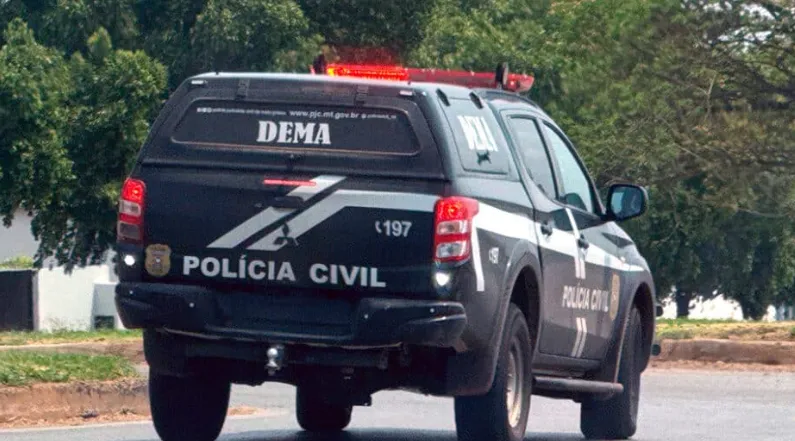 Idoso de 73 anos é preso suspeito de amputar as patas do próprio cachorro em MT
