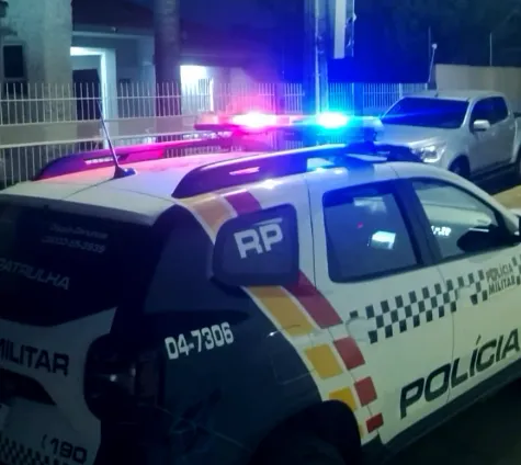 Homem com tornozeleira eletrônica é preso por atirar em via pública e resistir à prisão